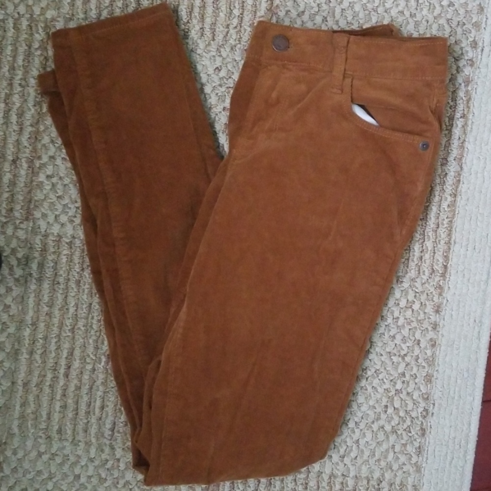 NWOT. Old Navy Rockstar Mid-Rise Corduroy Pants